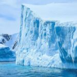 Buz Çağı'nı andıran bir kısmı kopmuş buzul parçası