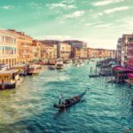 İtalya: Tarihi, dili, dini, eğitimi, ekonomisi ve yönetimi