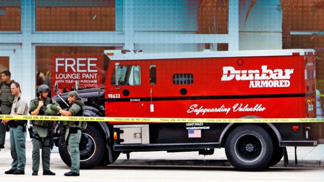 Tarihin en büyük soygunları 12 Dunbar Armored 1