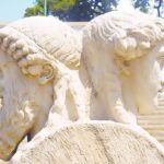 tanrı janus ve iki yüzlü heykeli