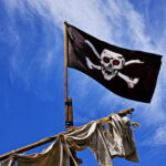 korsan gemisinde bayrak