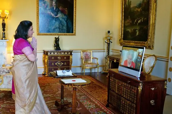 II. Elizabeth'in hükümdarlığı sırasında yeni teknolojileri olan ilgisi 6 11virus briefing queen commonwealth top articleLarge
