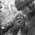 Bundesarchiv Bild 101I 575 1822 30A Italien Fallschirmjager rauchend