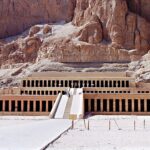 Kraliçe Hatşepsut'un Deir el-Bahari'deki tapınağına Kutsalların Kutsalı anlamına gelen Djeser-Djeseru adı verilmiştir