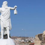 sinoplu diyojen heykeli