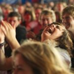 kahkaha atan insanlar