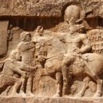 Valerian I. Şāpūr'a teslim oluyor.