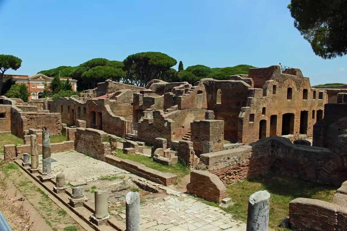Sıradan Bir Antik Romalının Bir Günü Nasıl Geçerdi? 5 roma insula Ostia Antica