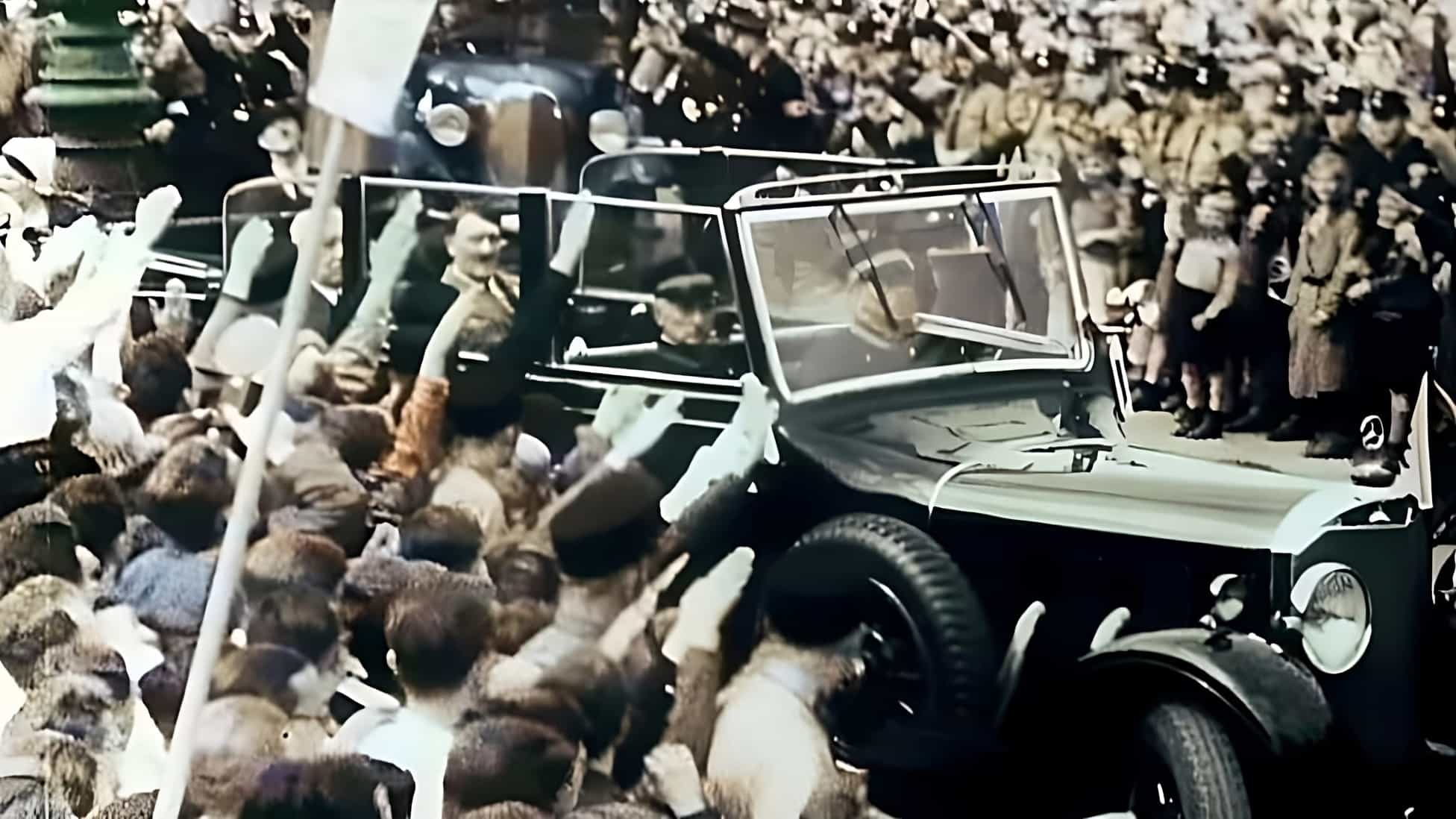 Hitler'in Arabaları: Adolf Hitler Hangi Arabaları Kullanıyordu? 4 Hitler 1929 model Mercedes-Benz Type 630 K ile (IMCDb.org)