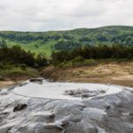 En büyük çamur volkanı Volcanii Noroioși de la Pâclele Mici'den.