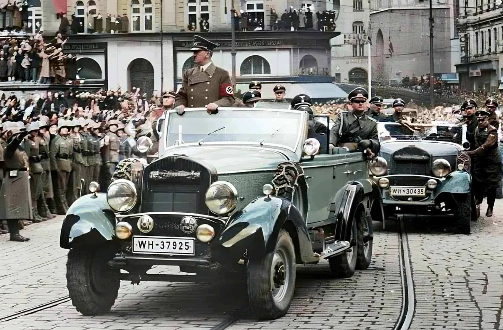 Hitler'in Arabaları: Adolf Hitler Hangi Arabaları Kullanıyordu? 6 Hitler ve arabası Mercedes-Benz W31 Type G4.