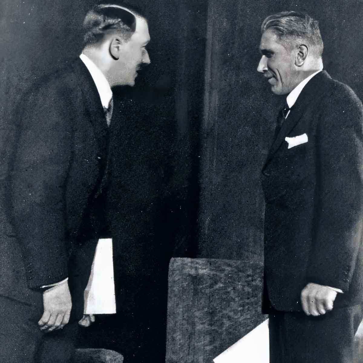 Sturmabteilung (SA): Hitler'in Kahverengi Gömleklileri 4 Adolf Hitler ve Franz von Papen