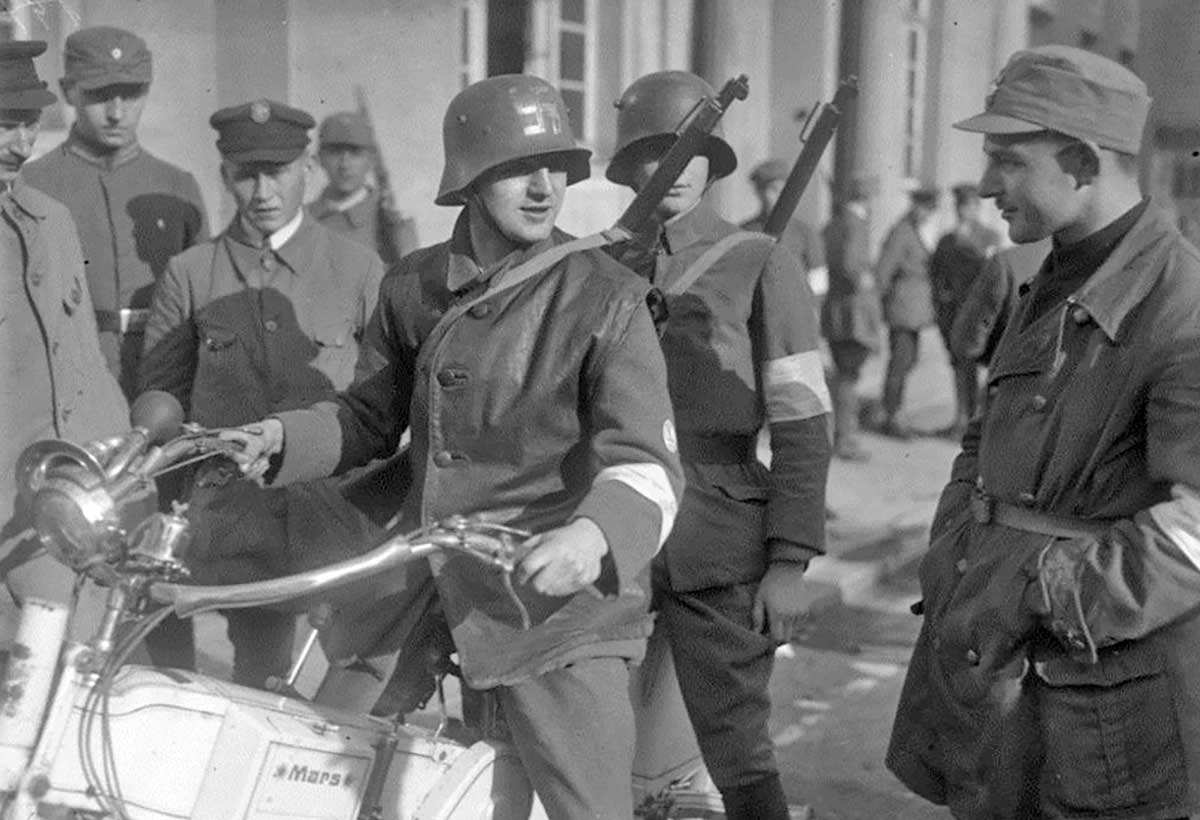 9 Kasım 1923 Birahane Darbesi öncesinde bir grup SA üyesi.