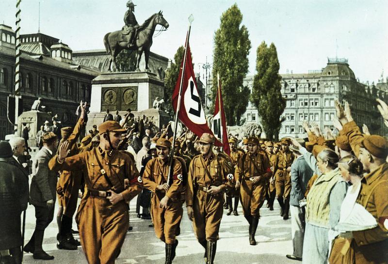 Sturmabteilung (SA): Hitler'in Kahverengi Gömleklileri 2 Nürnberg'deki Sturmabteilung birimi, 1929