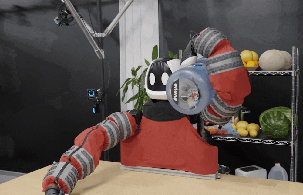 Toyota'nın Yumuşak İnsansı Robotu Punyo 2 Toyota araştırmacıları Punyo