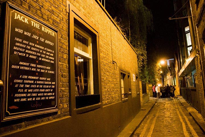 Karındeşen Jack'in Kurbanları 2 Bugün bir Whitechapel ara sokağı