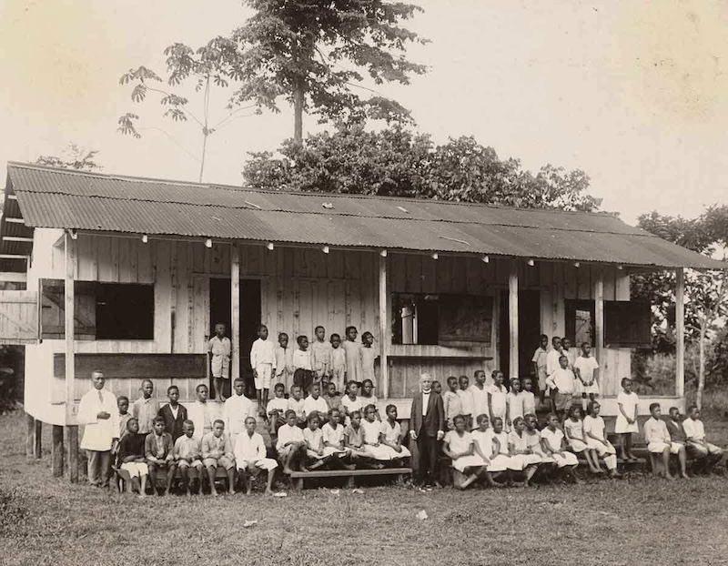 Muz Cumhuriyeti Nedir? 2 United Fruit Company okulu ve San San'daki öğrenciler, Panama bölümü, 1925