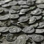 Roma para birimi denarii olarak basılan gümüş sikkeler