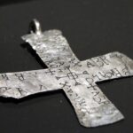 Abrakadabra formüllü 6-7. yüzyıl Merovenj tılsımı