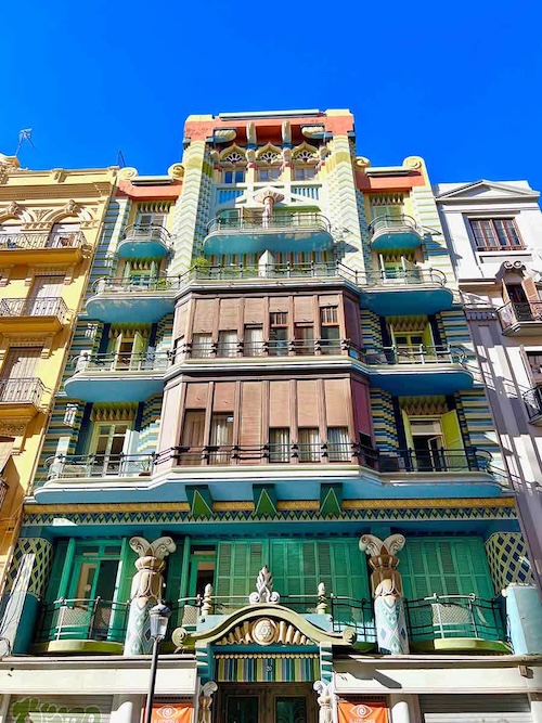 Valensiya'da Görmeniz Gereken Mimari Yapılar 6 Casa Judia, Valensiya, İspanya, yazar Fiona Chandra, 2023