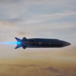 Mako hipersonik füzesinin uçuş halindeki sanatçı konsepti