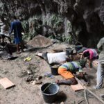 Waigeo adasındaki Mololo mağarasında yapılan kazılar